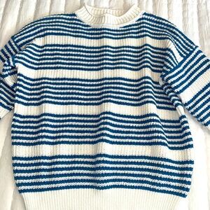 SHEIN Small Highneck Sweater